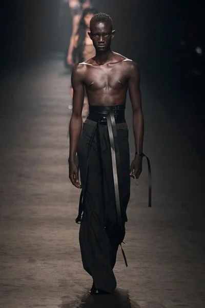 Look 8
